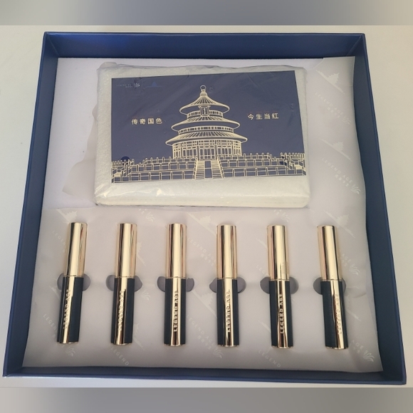 Legend Age lipstick and carrying case - Picture 1 of 7
